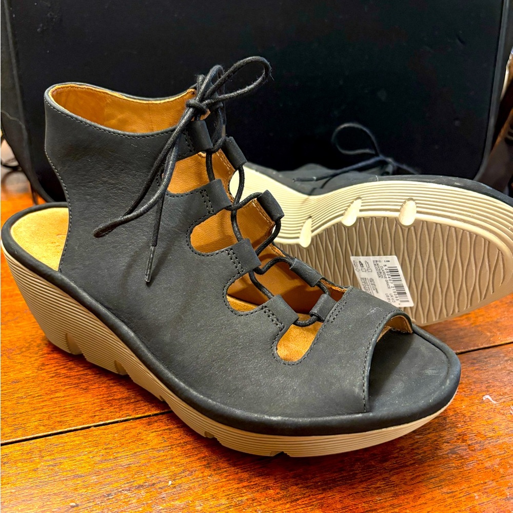 Clarks Artisan Leather Ghillie Wedge Sandals 6 1/2